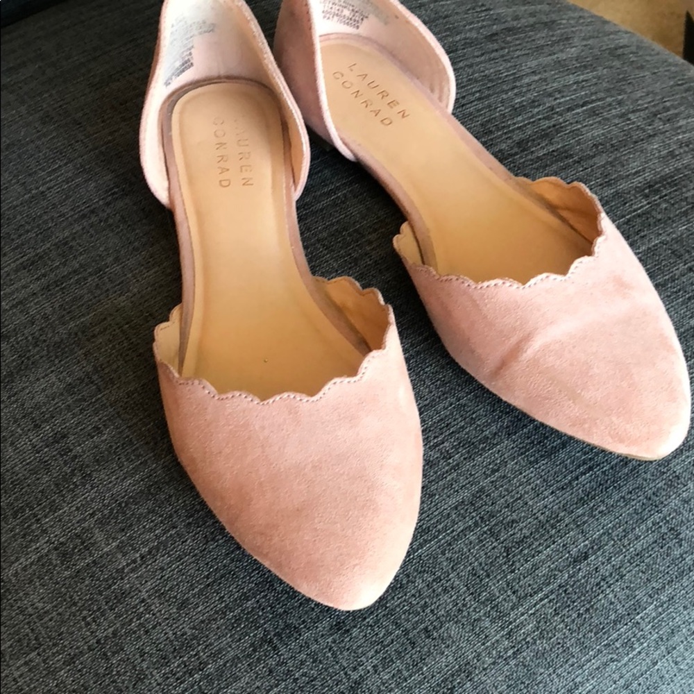 Light pink scalloped flats